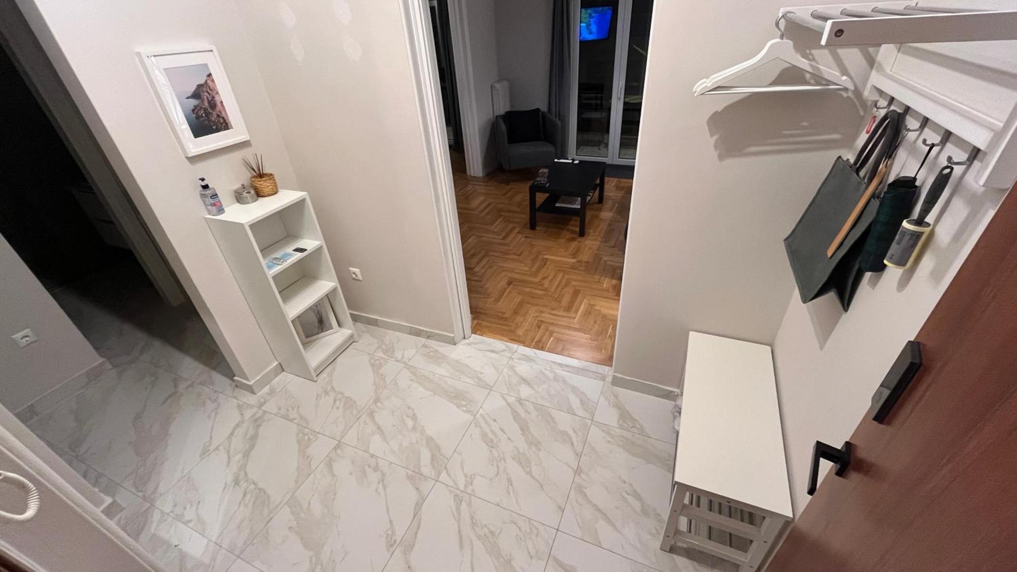 4 Newly Renovated Charming Apartments Steps From Panormou Metro Station Athens Bilik gambar