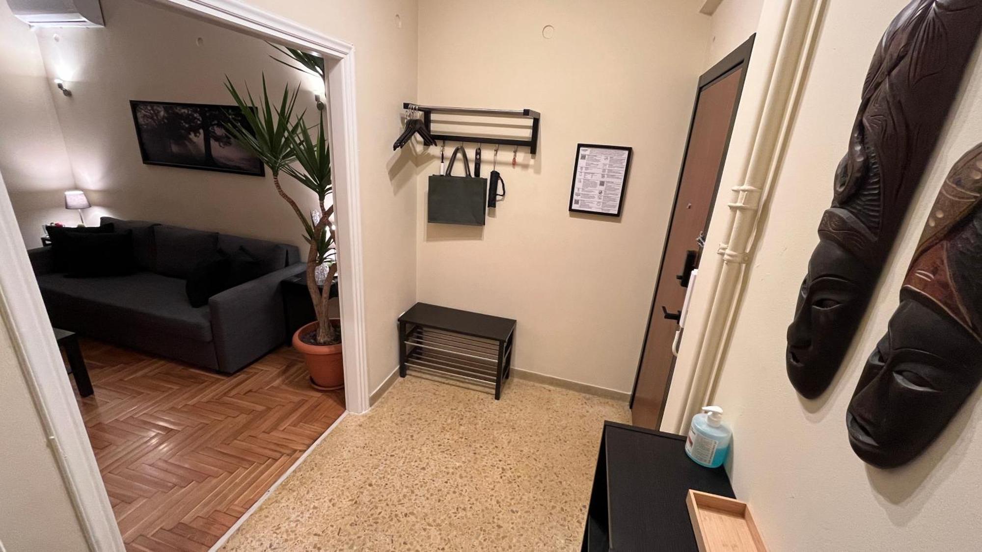 4 Newly Renovated Charming Apartments Steps From Panormou Metro Station Athens Bilik gambar