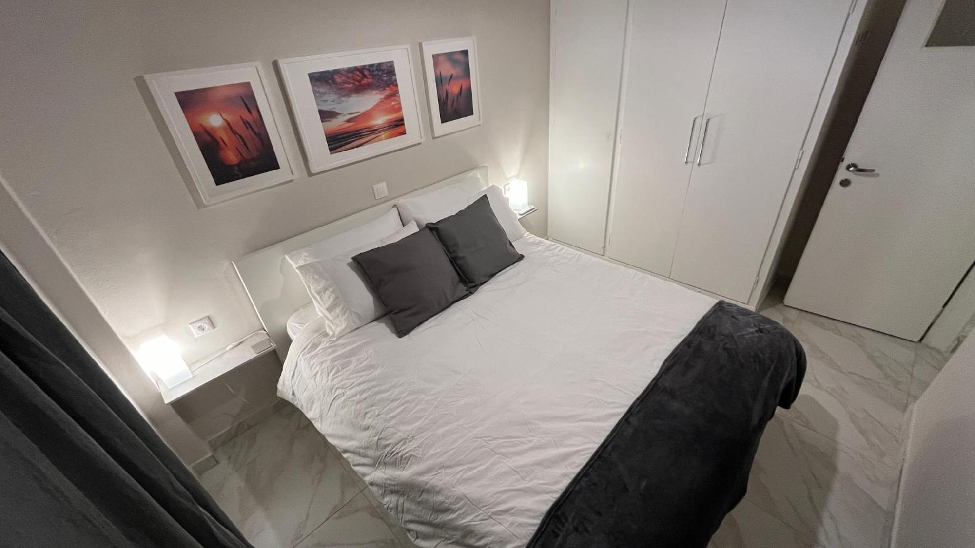 4 Newly Renovated Charming Apartments Steps From Panormou Metro Station Athens Bilik gambar