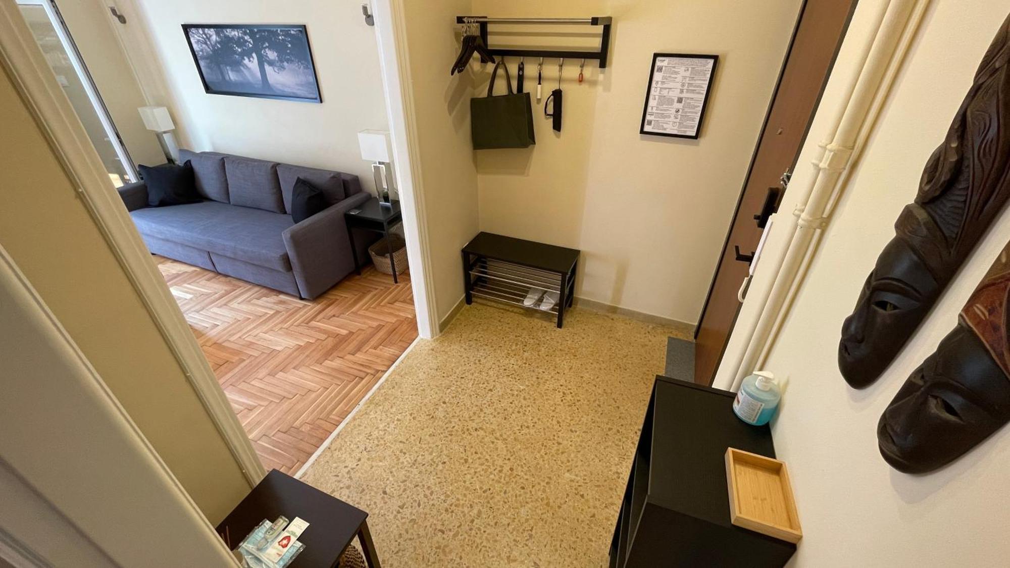 4 Newly Renovated Charming Apartments Steps From Panormou Metro Station Athens Bilik gambar