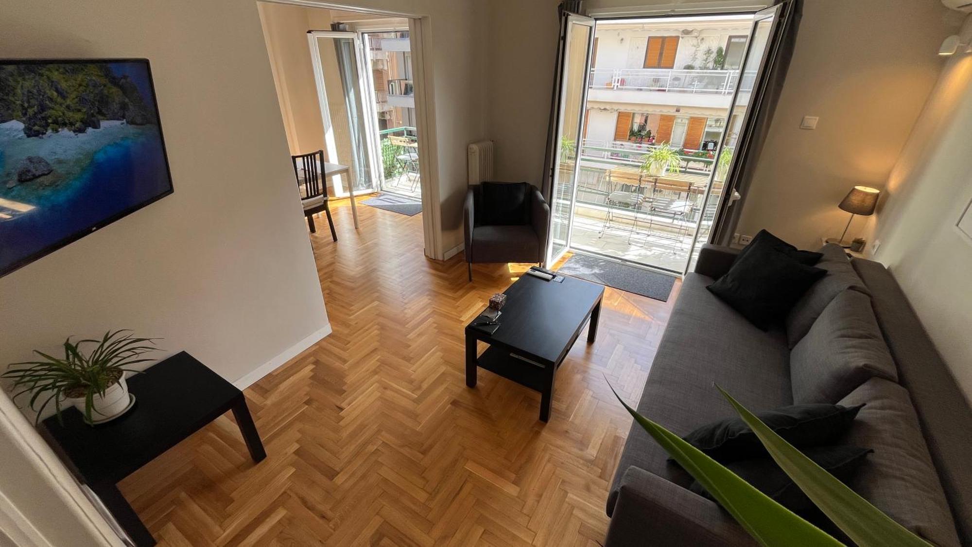 4 Newly Renovated Charming Apartments Steps From Panormou Metro Station Athens Bilik gambar
