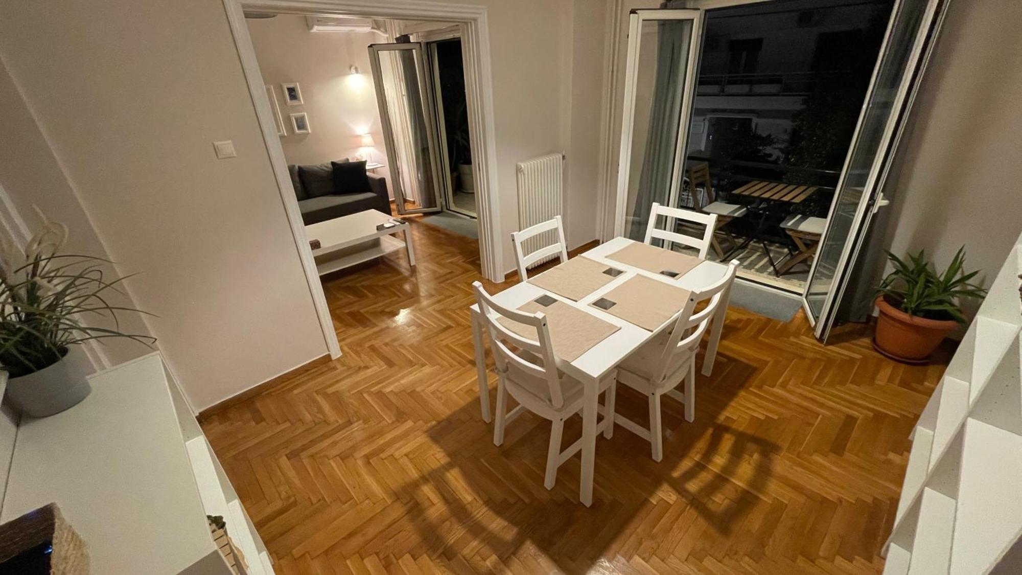 4 Newly Renovated Charming Apartments Steps From Panormou Metro Station Athens Bilik gambar