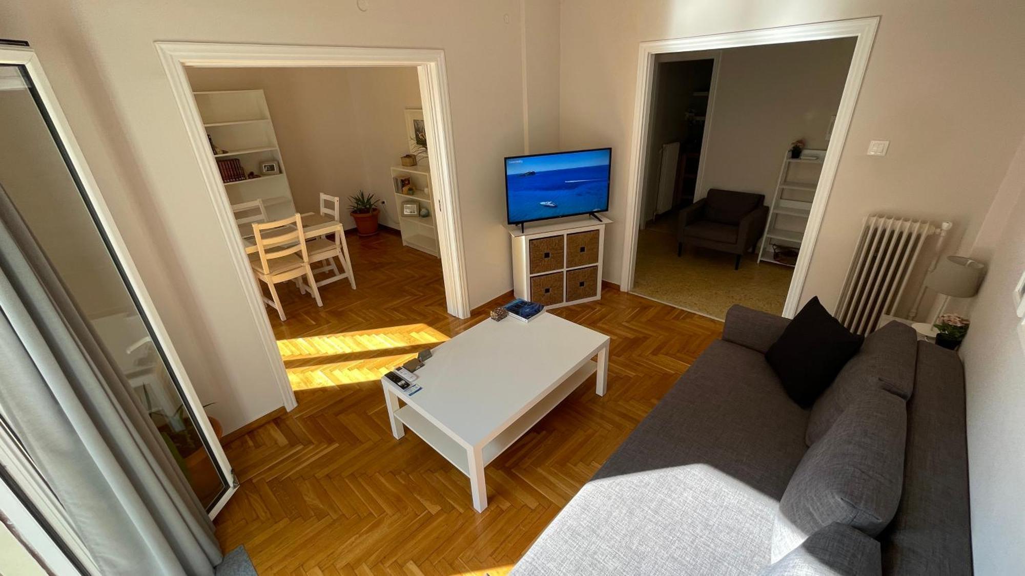 4 Newly Renovated Charming Apartments Steps From Panormou Metro Station Athens Bilik gambar