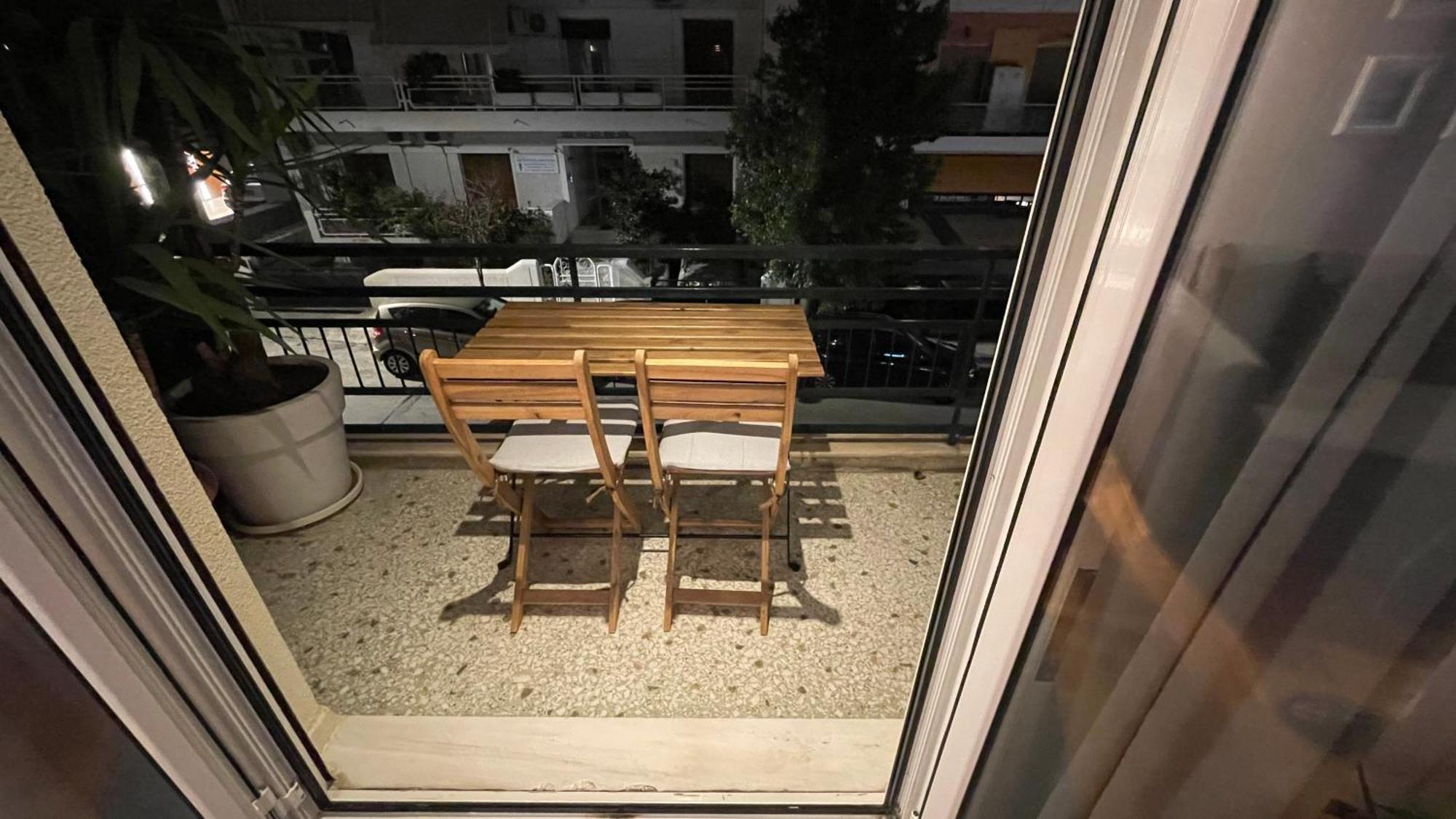4 Newly Renovated Charming Apartments Steps From Panormou Metro Station Athens Bilik gambar